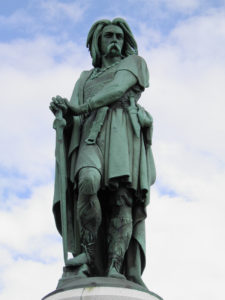 the_colossal_statue_of_vercingetorix_alesia